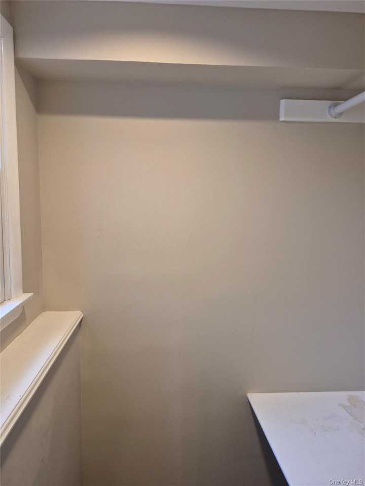 979 Mark Dr 1st Fl #1stFL - Photo 7 of 19