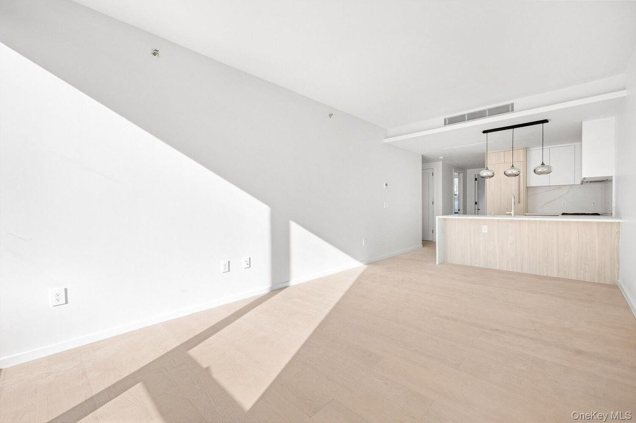 1136 45th Rd Apt 305b #305B - Photo 3 of 10