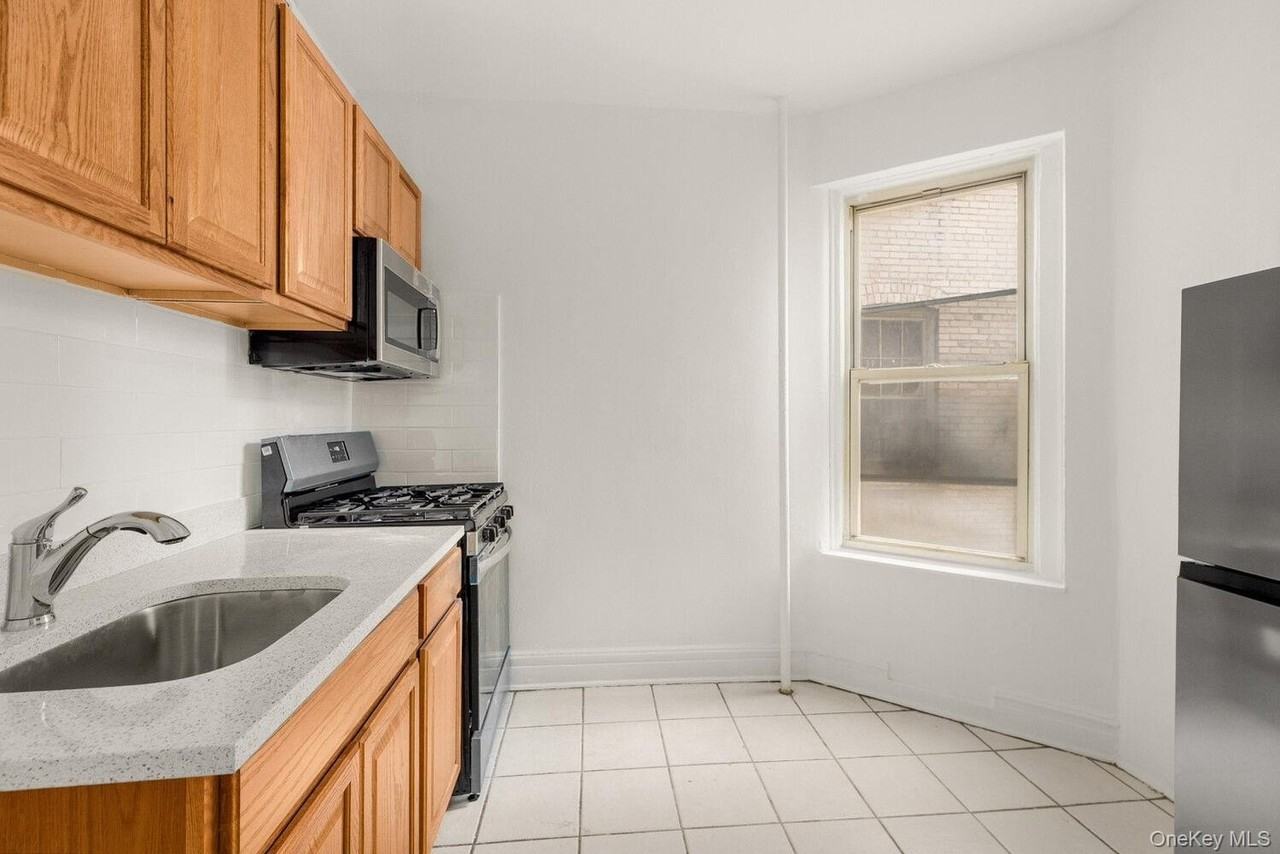 3521 28th St Apt A4 #A4 - Photo 4 of 9