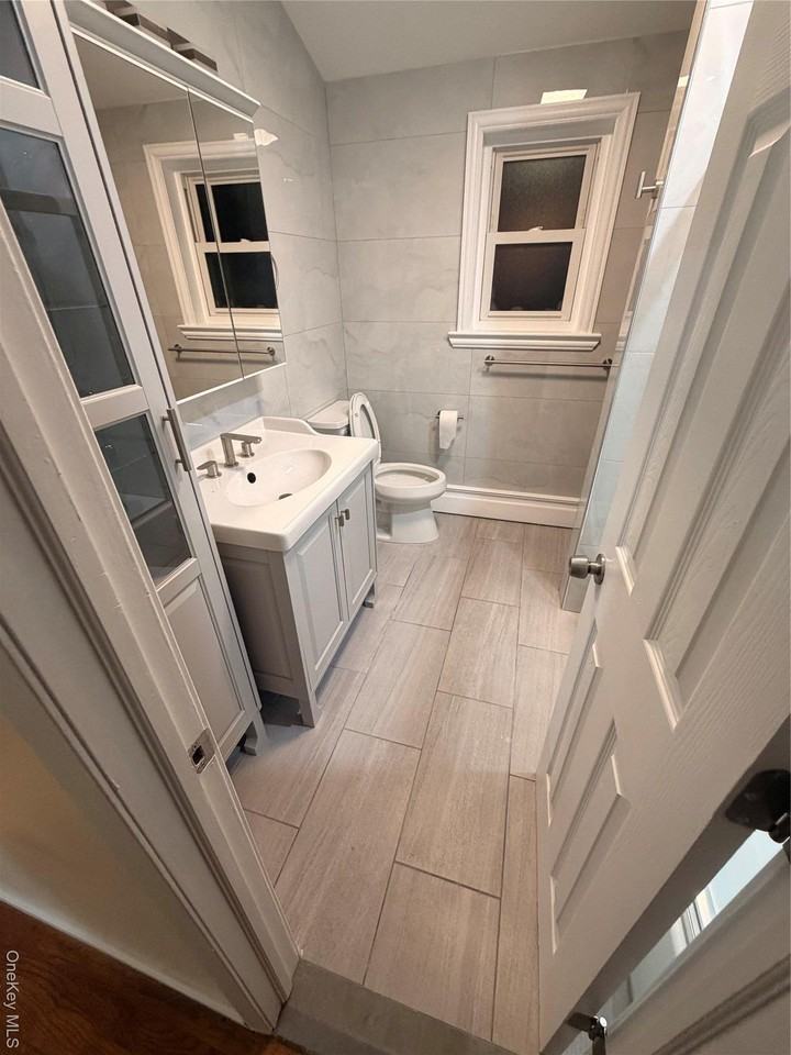 3189 Hatting Pl - Photo 3 of 12