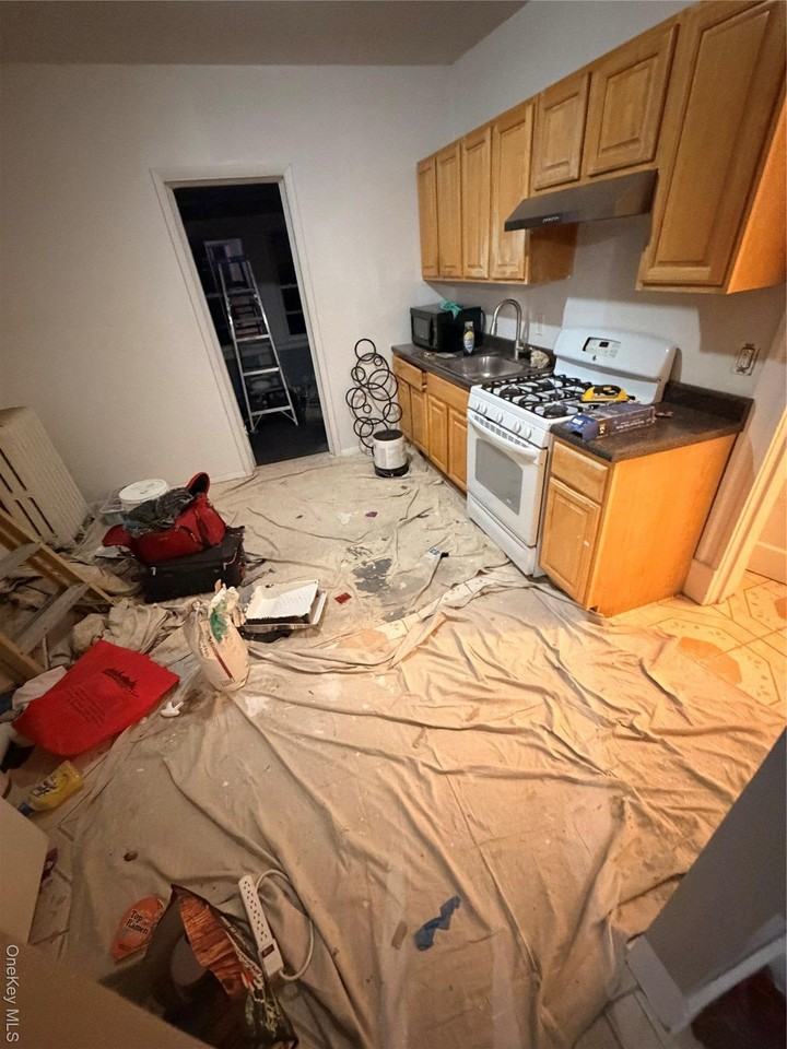 16 Wallace Ave - Photo 3 of 6