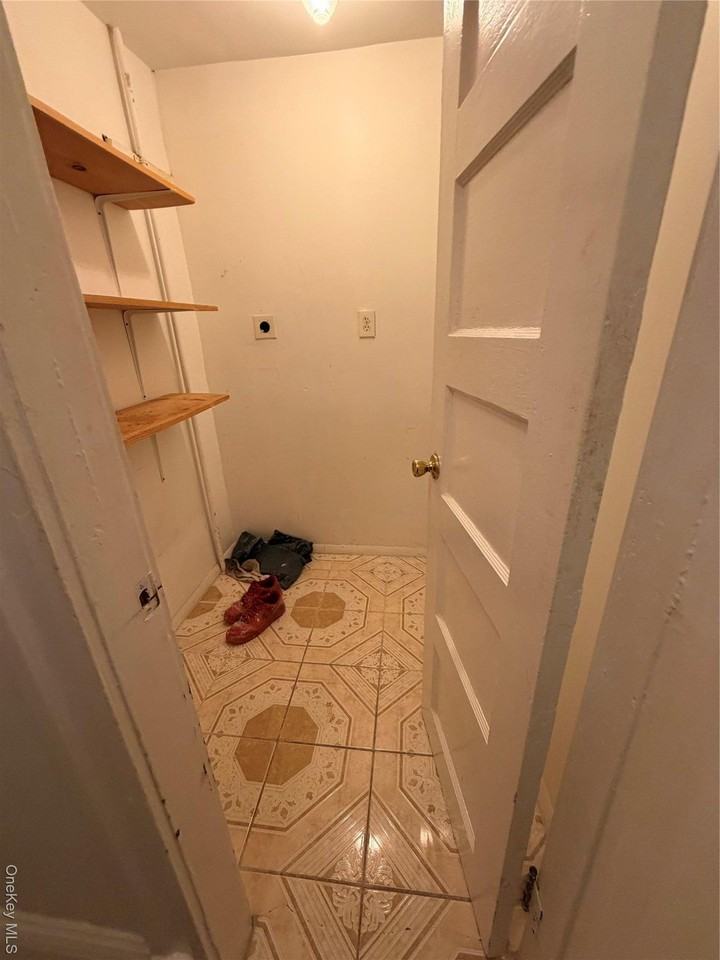 16 Wallace Ave - Photo 5 of 6