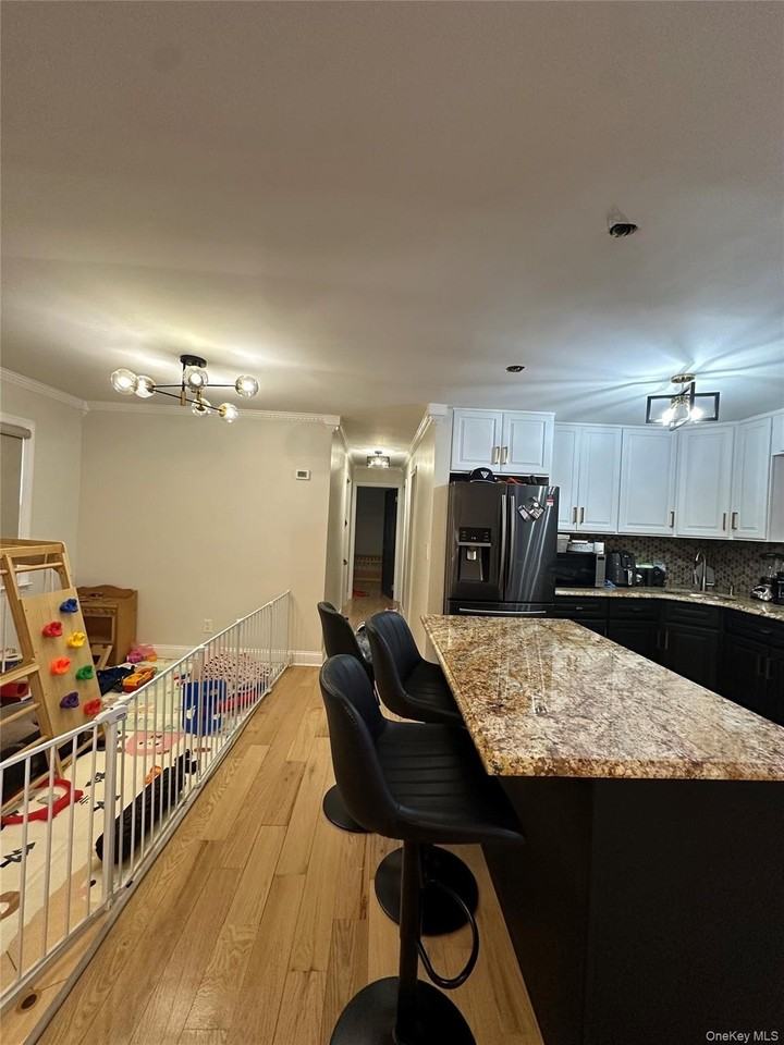 10144 98th St - Photo 7 of 15