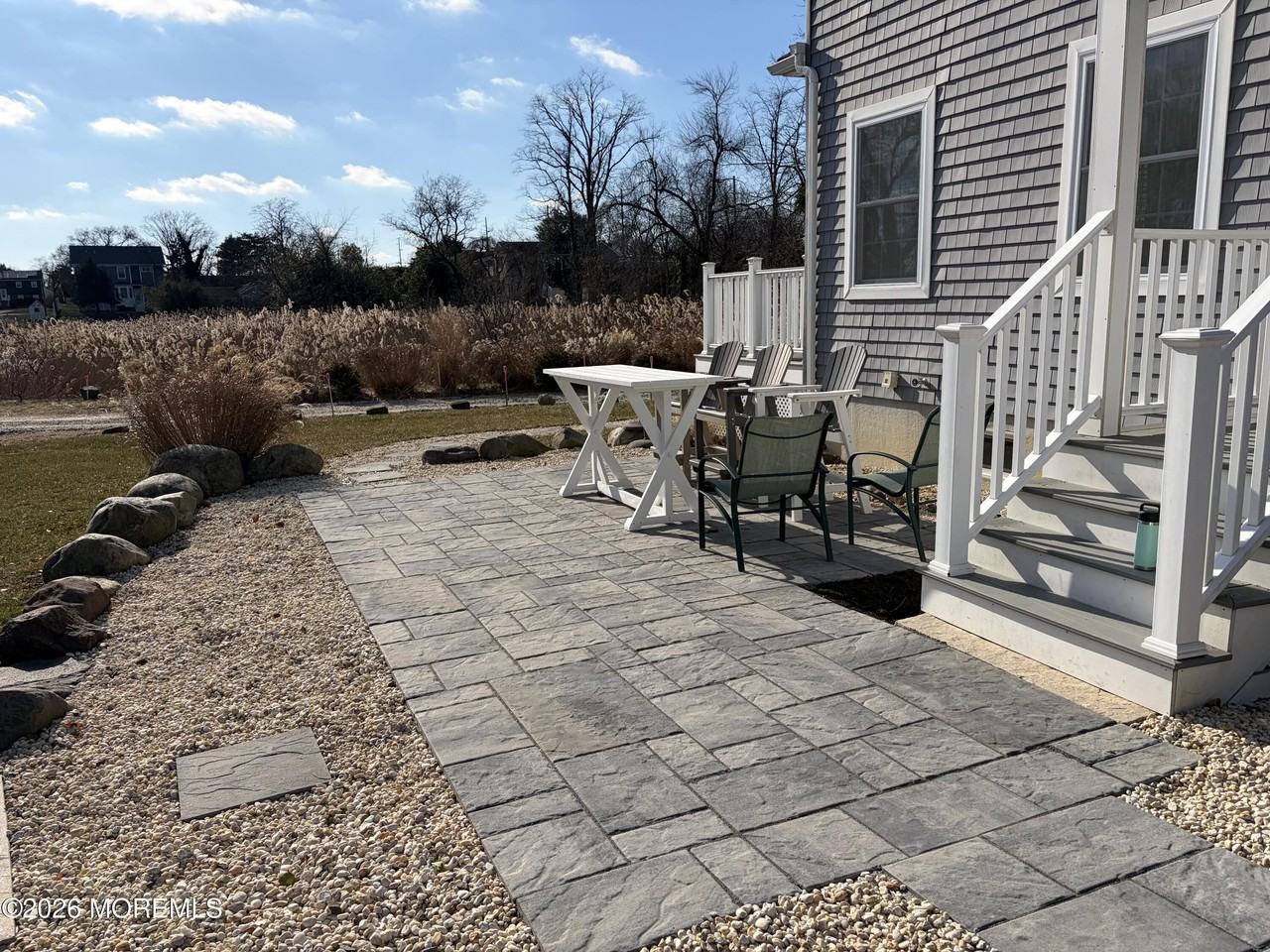 504 N Lake Dr - Photo 3 of 9