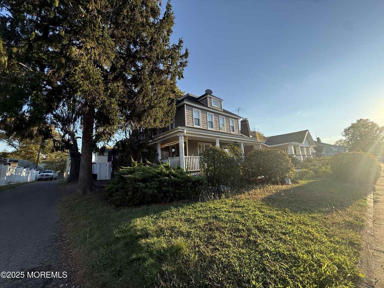 604 Irving Pl - Photo 2 of 12