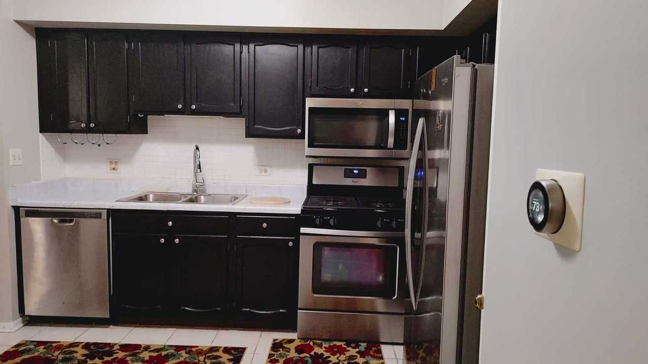 1151 Regency Ct - Photo 3 of 11