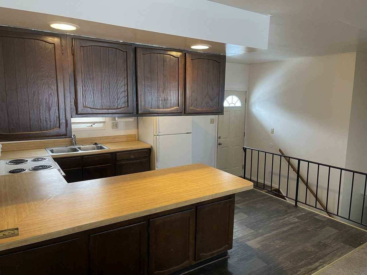 650 N 11th St - Photo 2 of 8