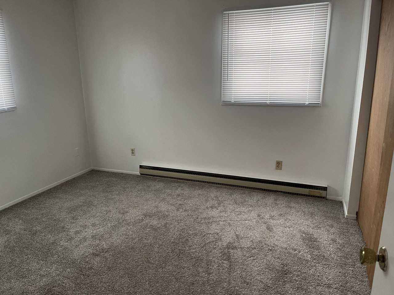 650 N 11th St - Photo 4 of 8