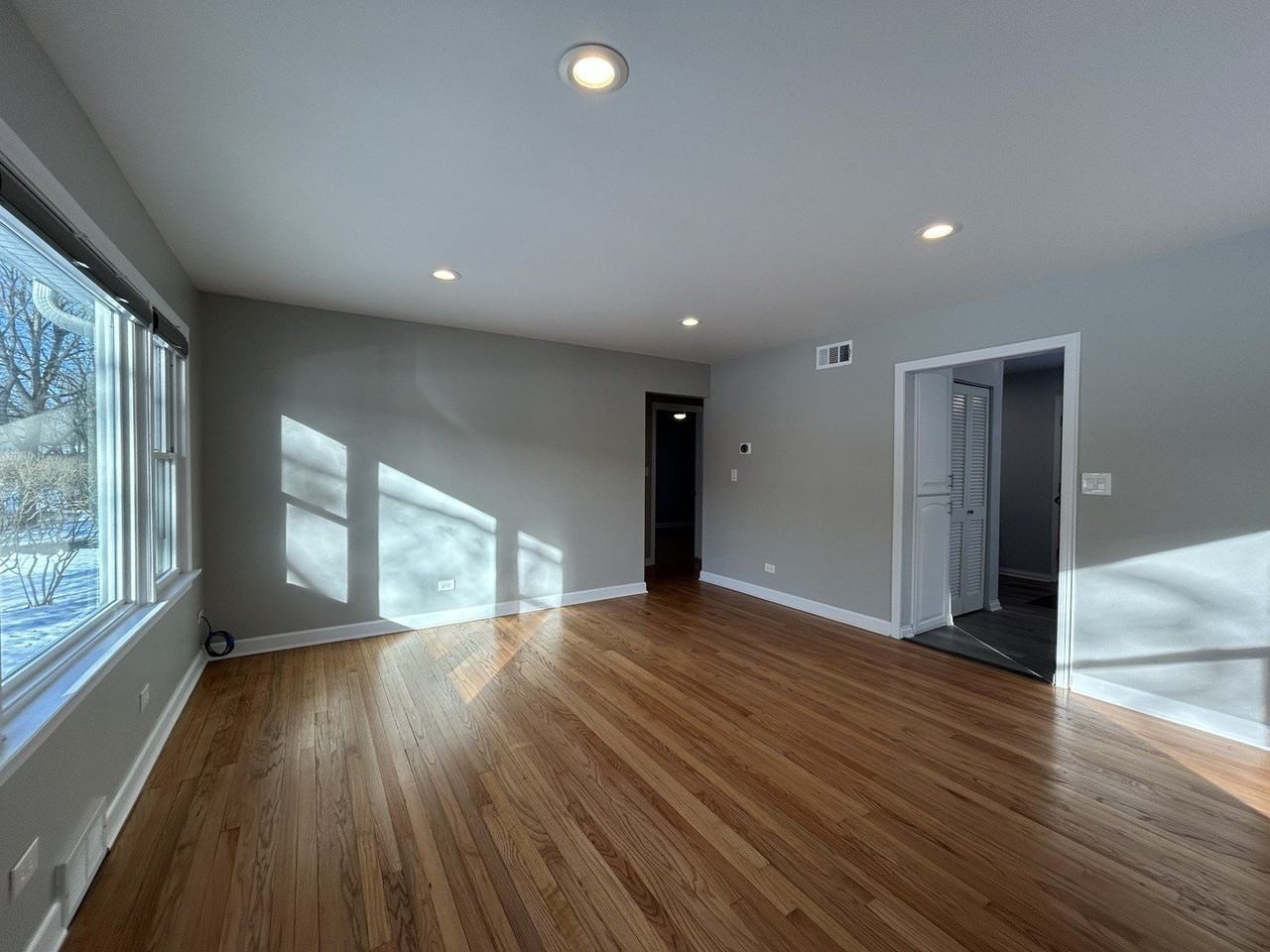 807 Elm Ave - Photo 3 of 23