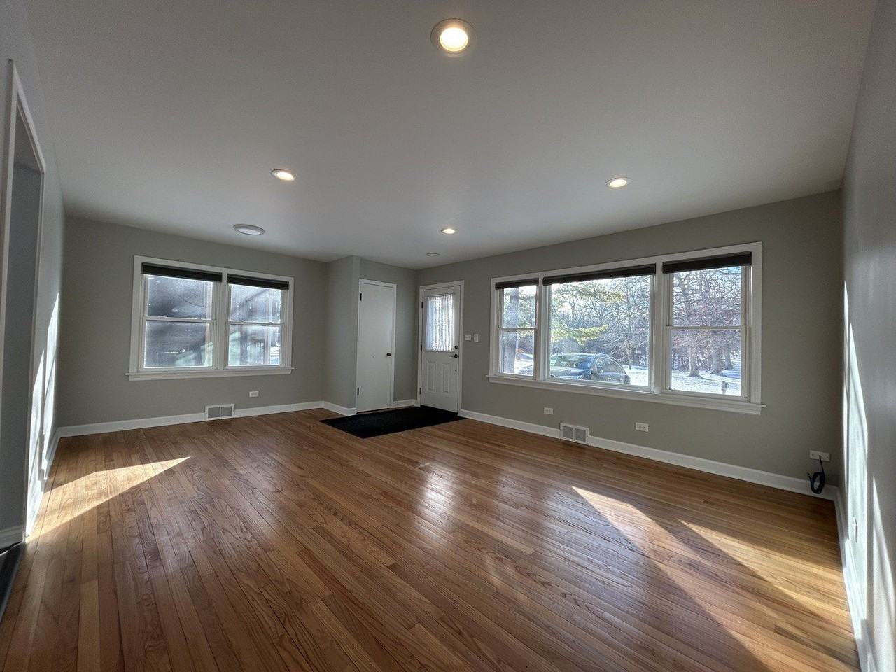 807 Elm Ave - Photo 4 of 23