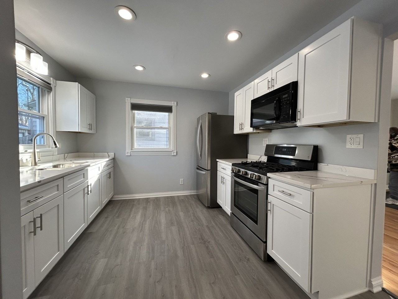 807 Elm Ave - Photo 5 of 23