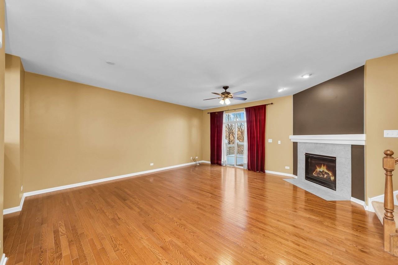 3345 Kentshire Cir - Photo 4 of 17