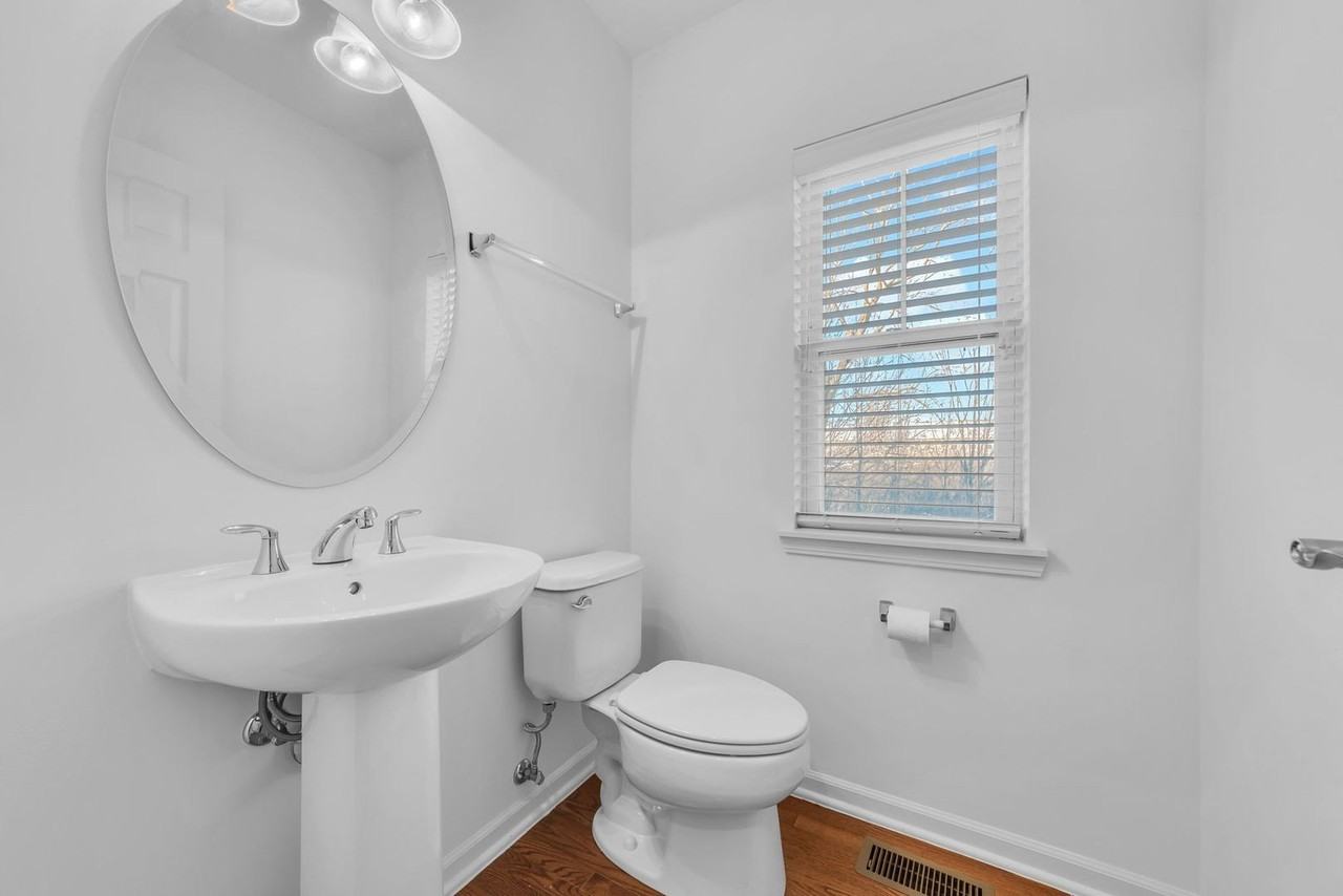 3345 Kentshire Cir - Photo 6 of 17