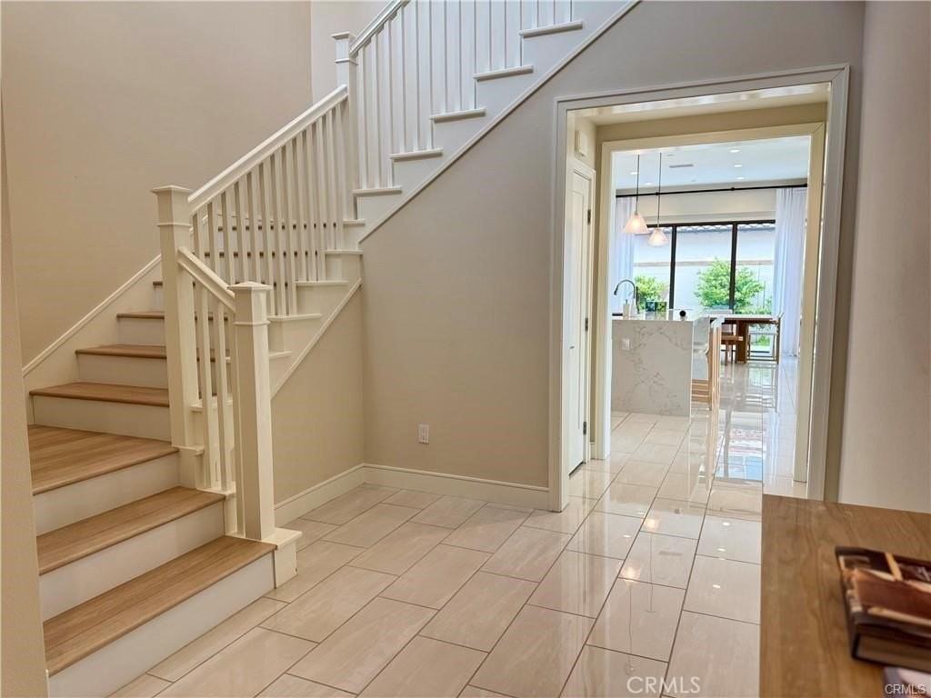 113 Jaybird - Photo 4 of 25