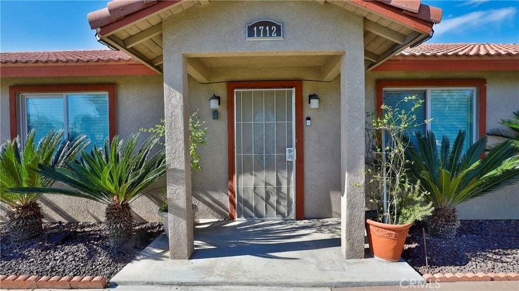 1712 S Fern Ave - Photo 2 of 32