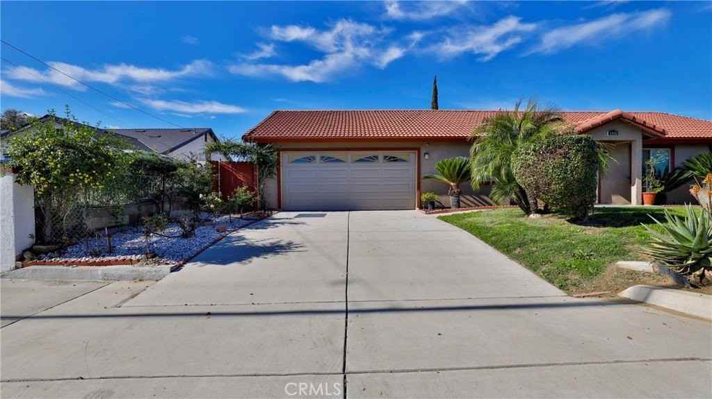 1712 S Fern Ave - Photo 4 of 32