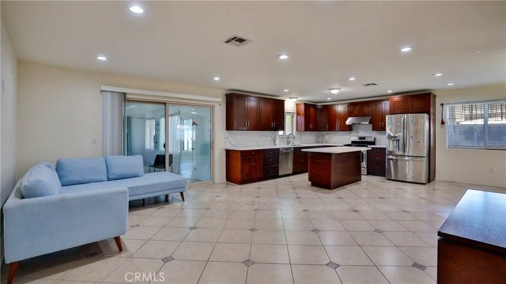 1712 S Fern Ave - Photo 7 of 32