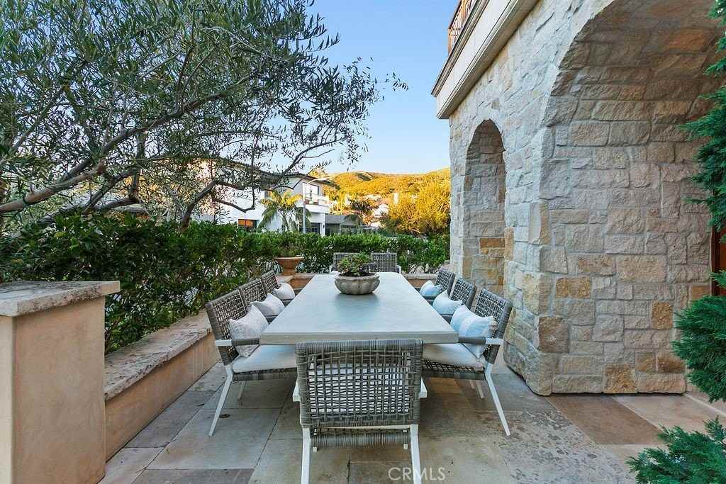 136 Emerald Bay - Photo 5 of 50