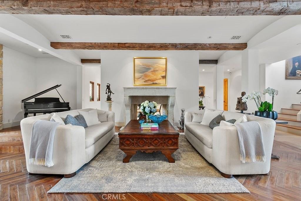 136 Emerald Bay - Photo 6 of 50