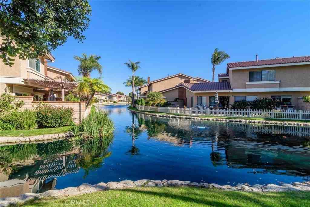 7802 Bayport Dr #28 - Photo 5 of 42