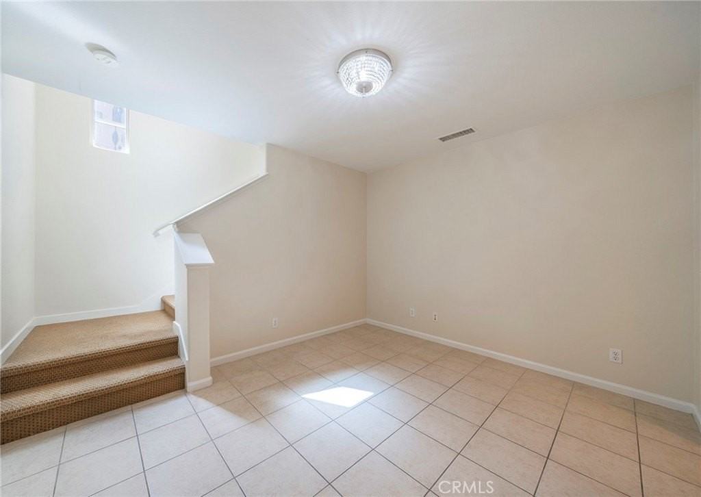 56 Scarlet Bloom - Photo 3 of 32