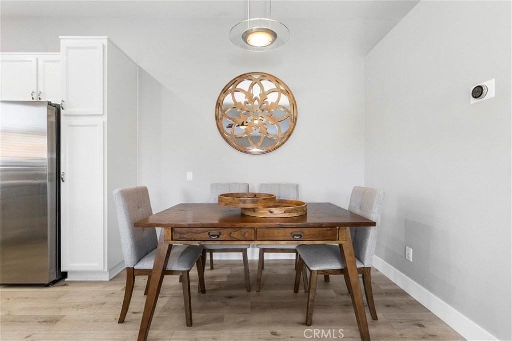 181 California Ct - Photo 5 of 28