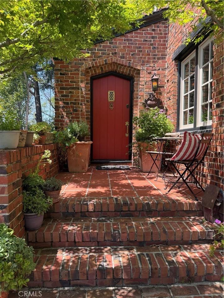 10800 Ridgeview Way - Photo 3 of 11