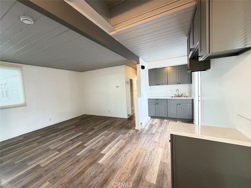 10538 Paramount Blvd - Photo 2 of 5