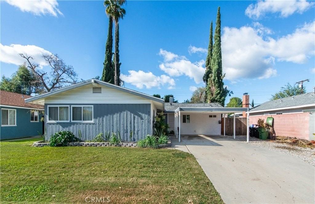 7431 Kentland Ave - Photo 2 of 20