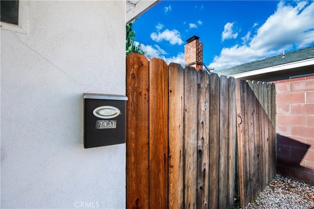 7431 Kentland Ave - Photo 4 of 20