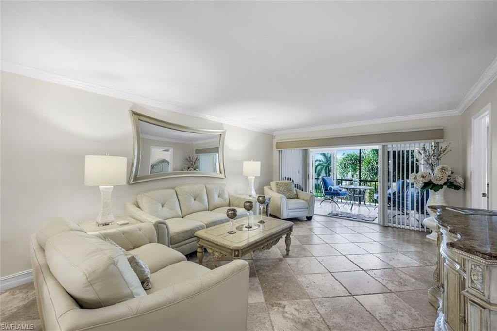 4200 Belair Ln Apt 316 #316 - Photo 6 of 18