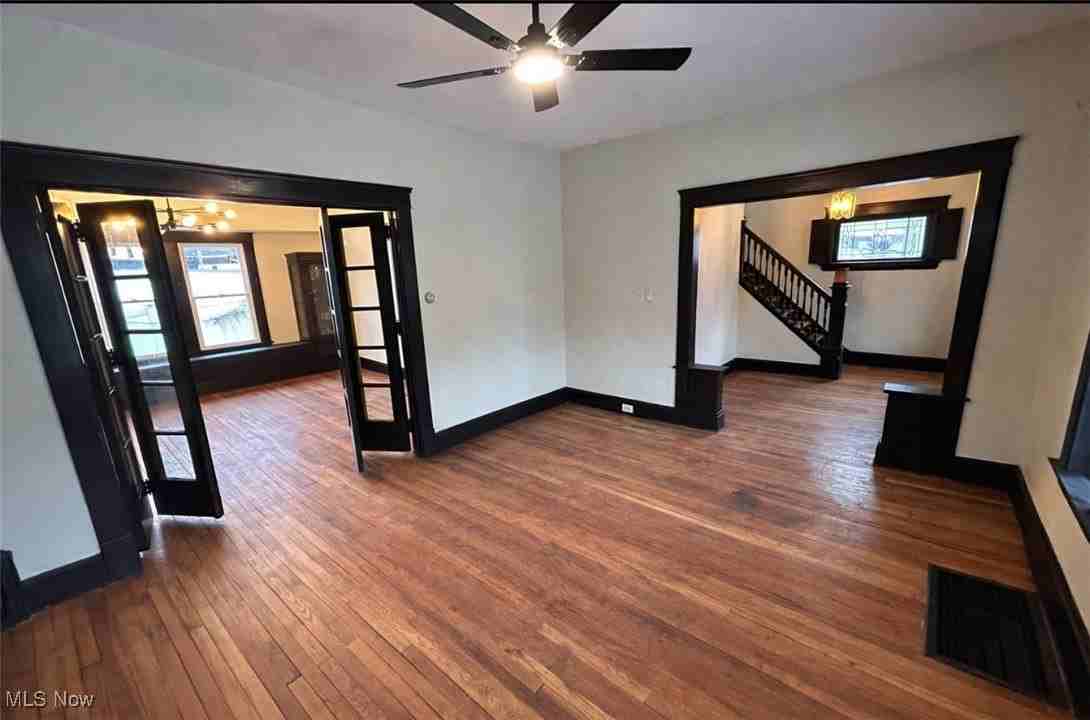 10409 Fidelity Ave - Photo 5 of 22