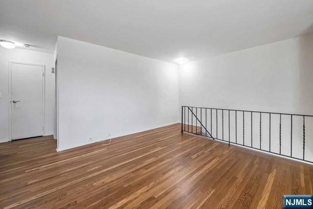 5018 Christopher St - Photo 4 of 15