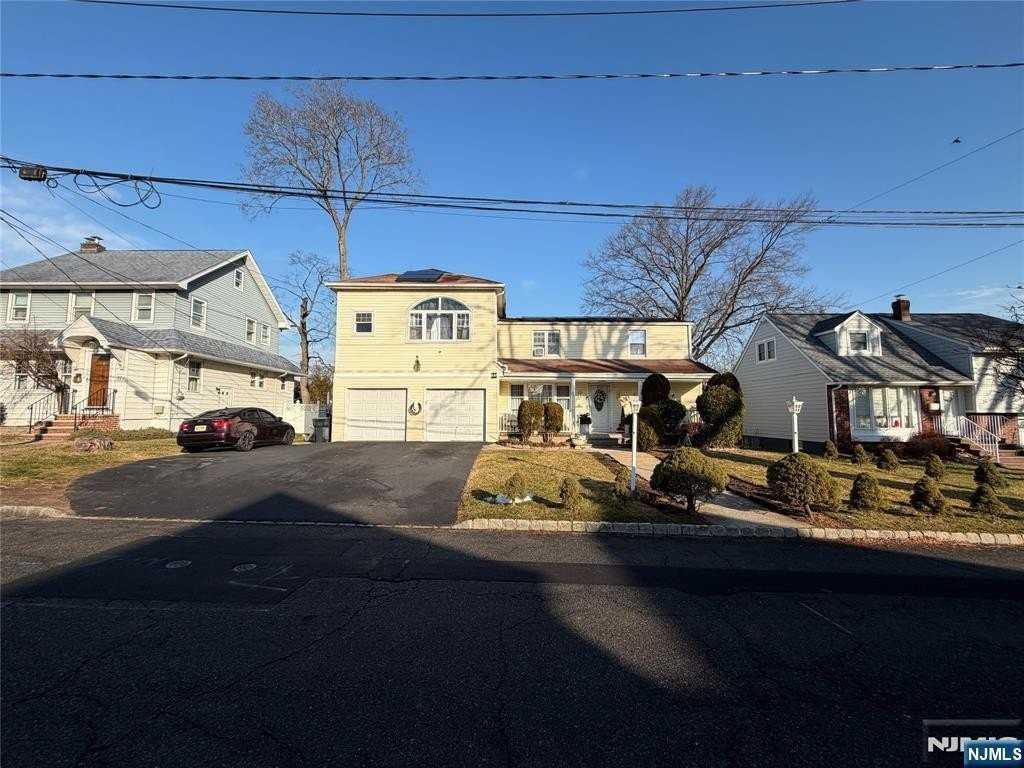 33 Homestead Pl 2nd Fl - Photo 2 of 8