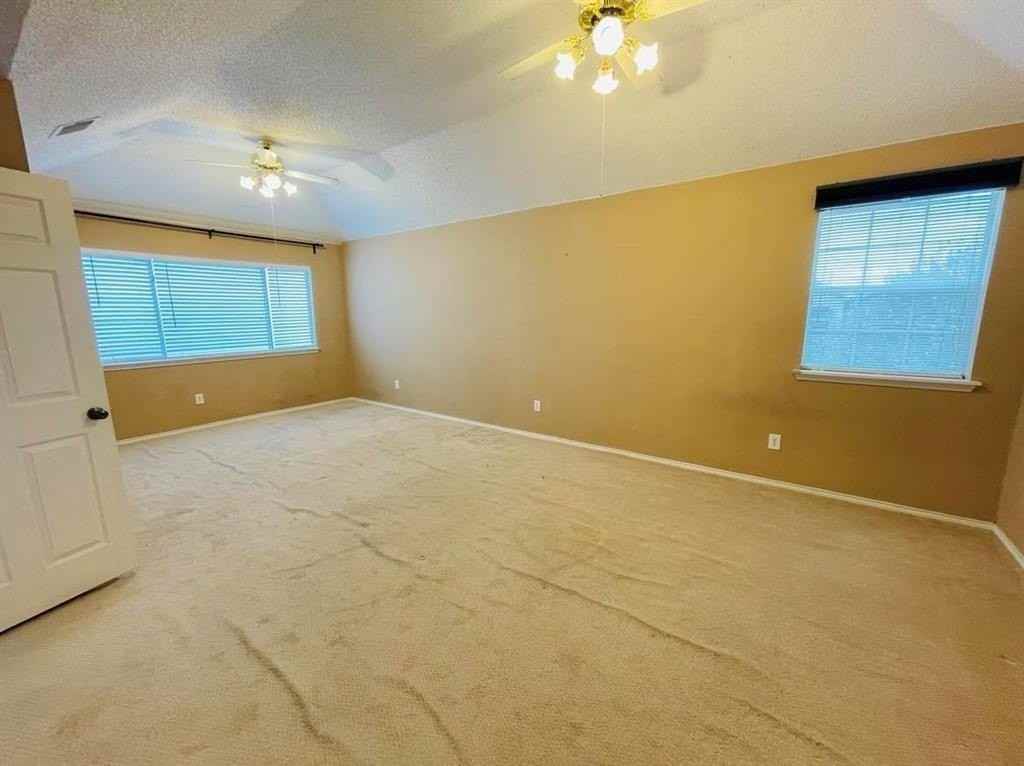 6008 Longley Ct - Photo 5 of 8