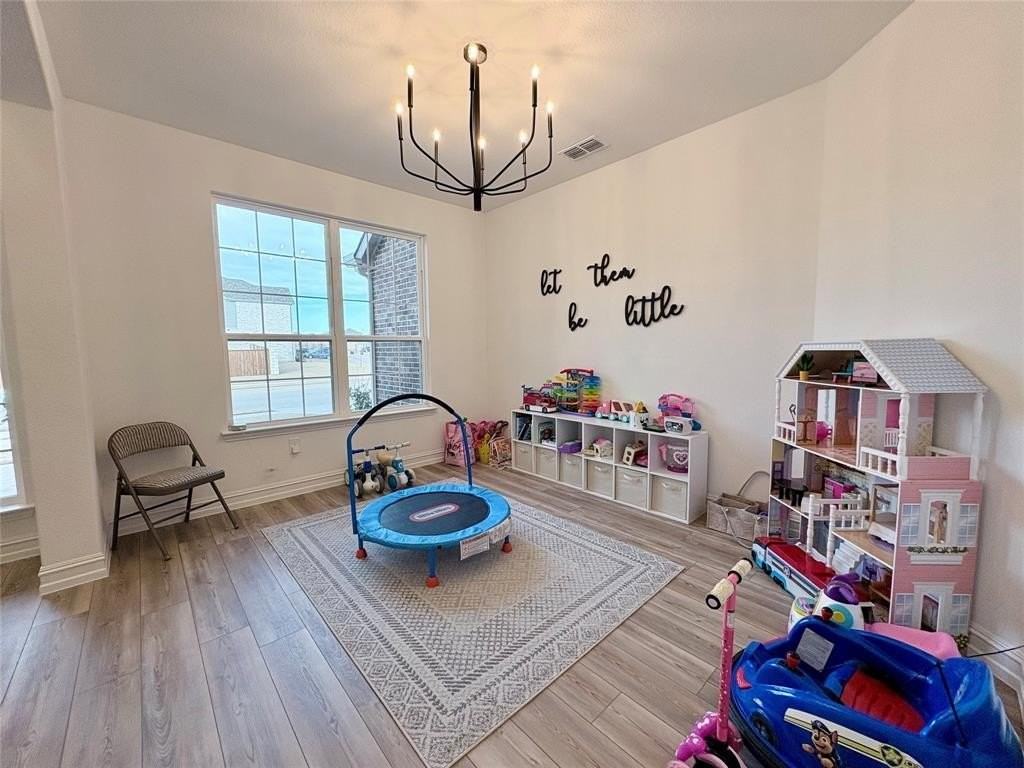 1505 Isaac Dr - Photo 4 of 34