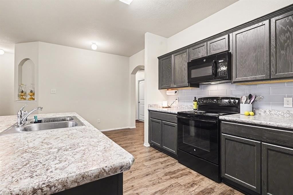 101 Pony Ct - Photo 7 of 19