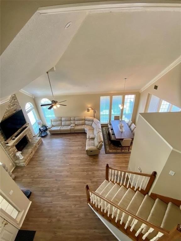 4321 Duck Pond Ln - Photo 2 of 17