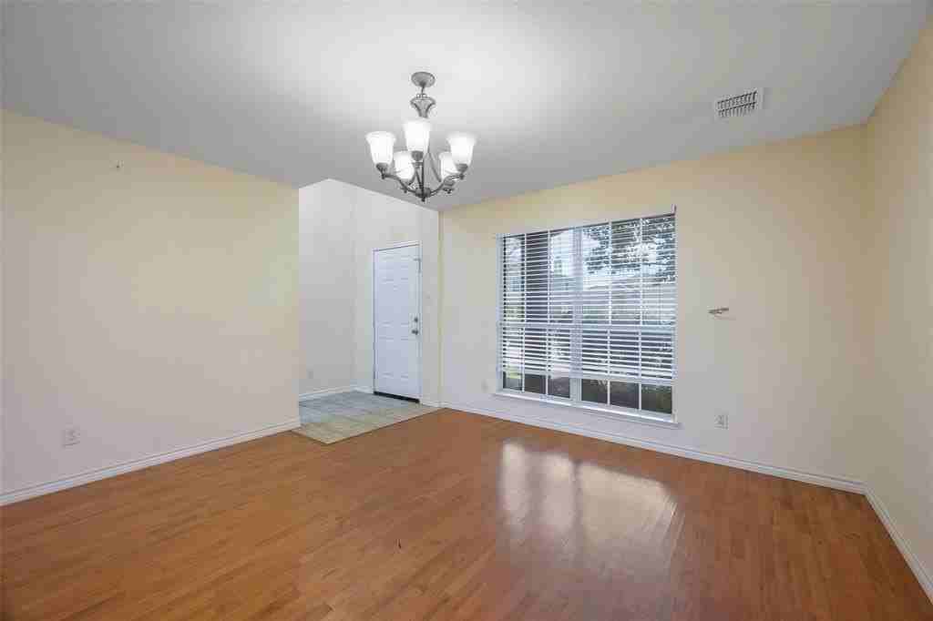 104 Lakefront Dr - Photo 3 of 23