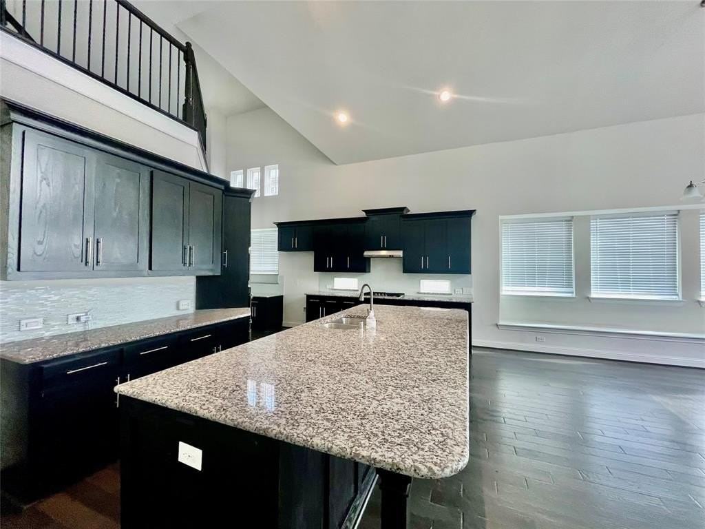 507 Stone Oak Ln - Photo 3 of 38