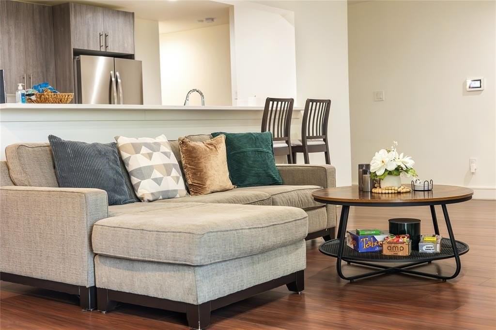 10022 Glenrio Ln - Photo 4 of 23