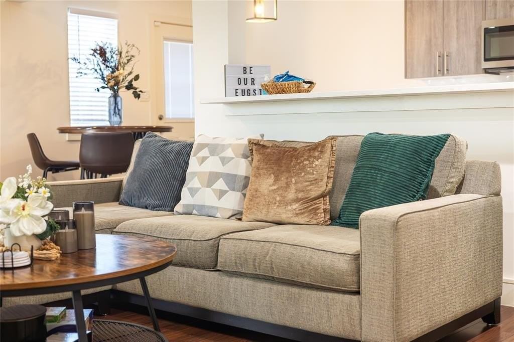 10022 Glenrio Ln - Photo 5 of 23