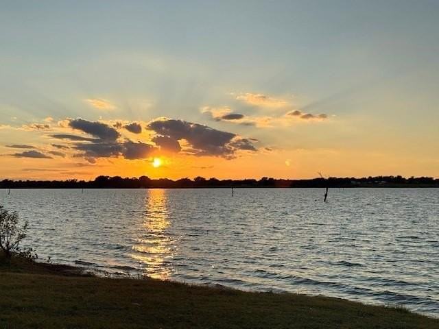 720 Lakeshore Dr - Photo 4 of 30