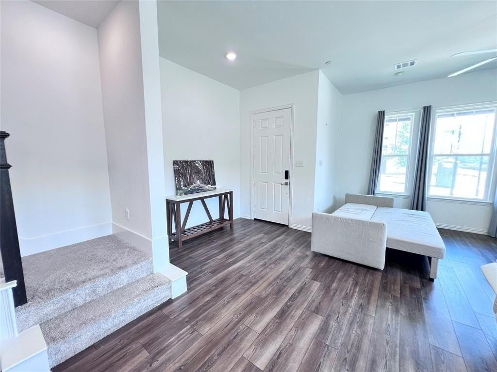 3211 Midnight Dr - Photo 3 of 27