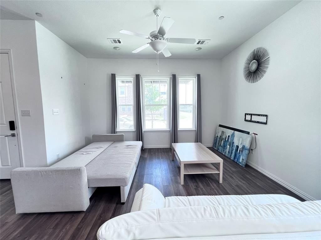 3211 Midnight Dr - Photo 4 of 27