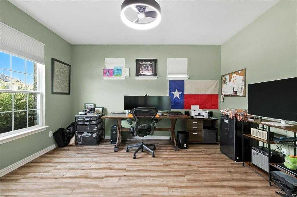 1104 Indianola Trl - Photo 5 of 27