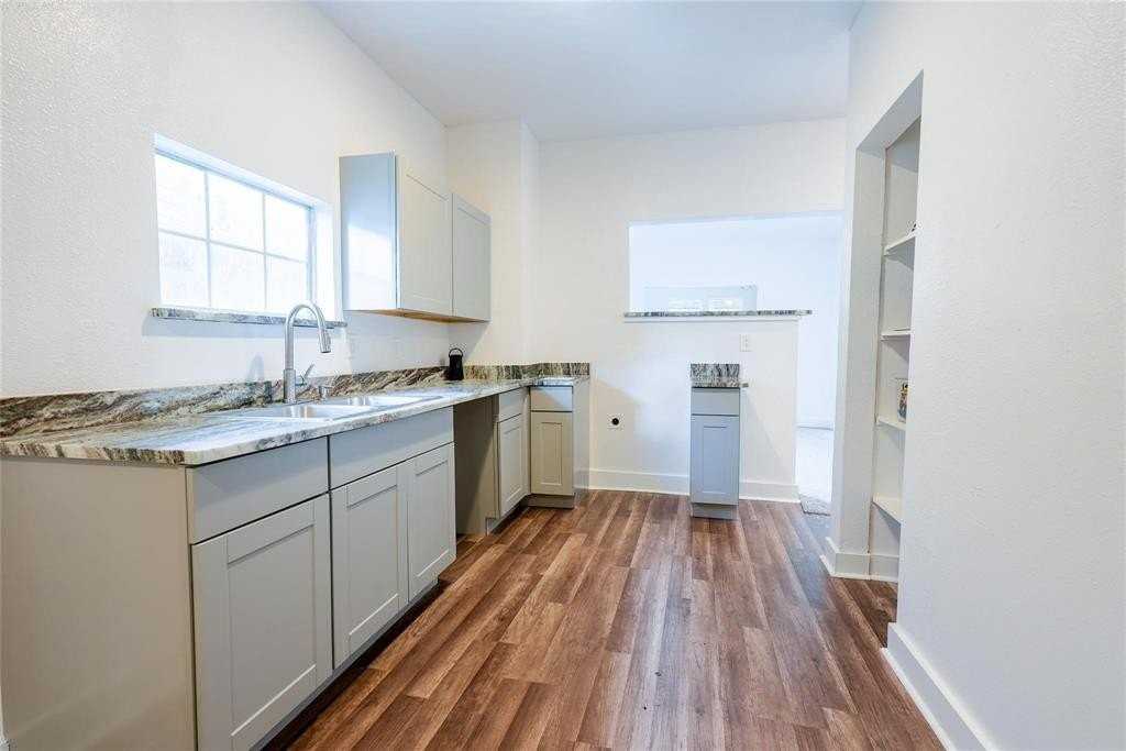 335 N Marsalis Ave - Photo 4 of 12