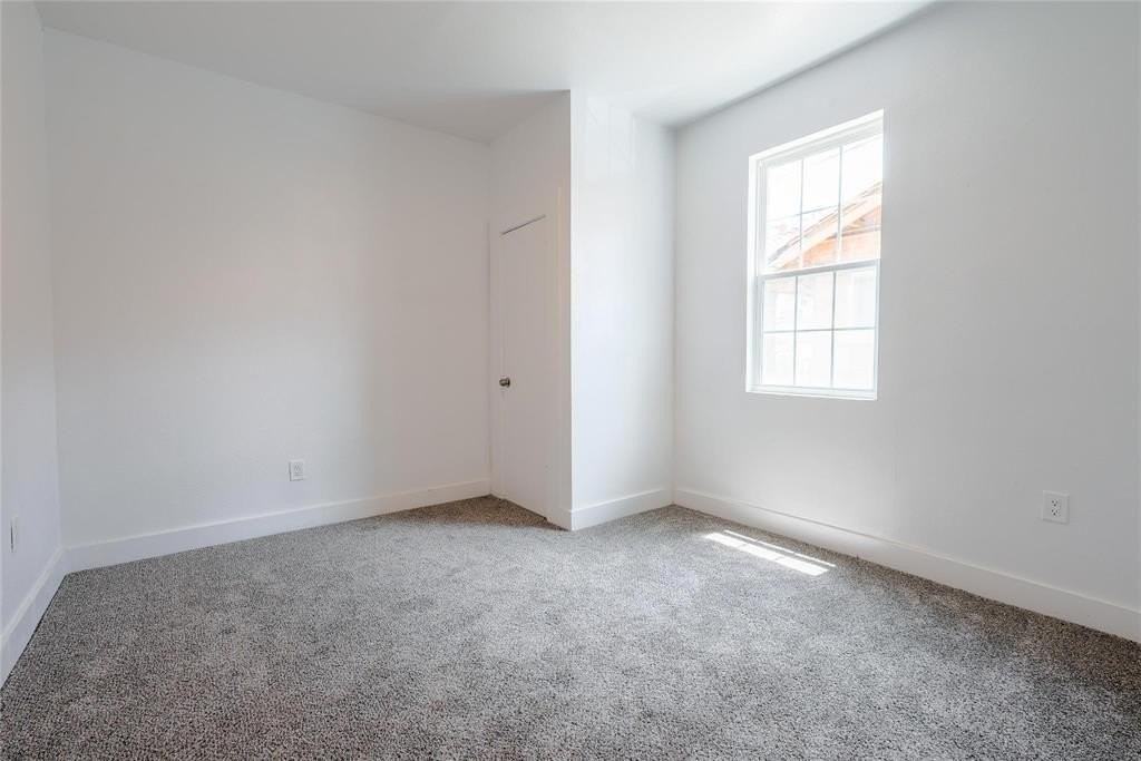 335 N Marsalis Ave - Photo 5 of 12