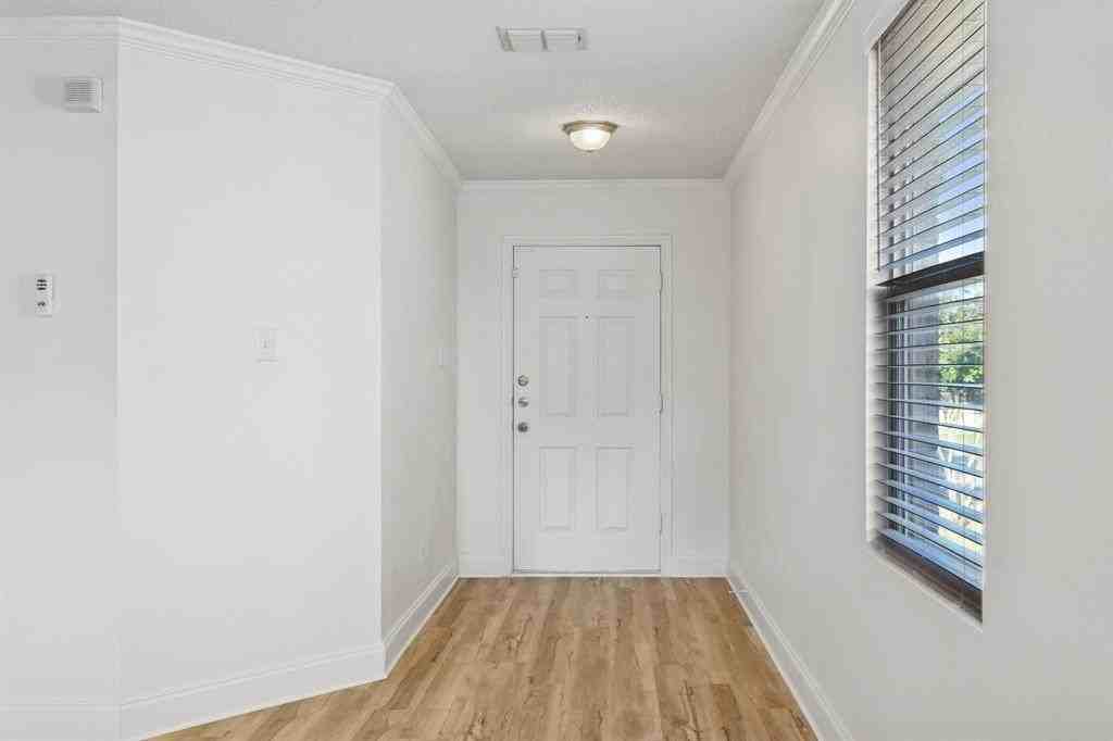 6113 Countess Ln - Photo 4 of 25