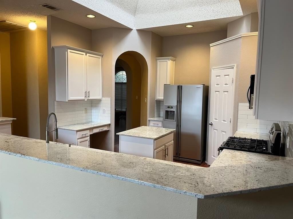 10004 Belfort Dr - Photo 4 of 16